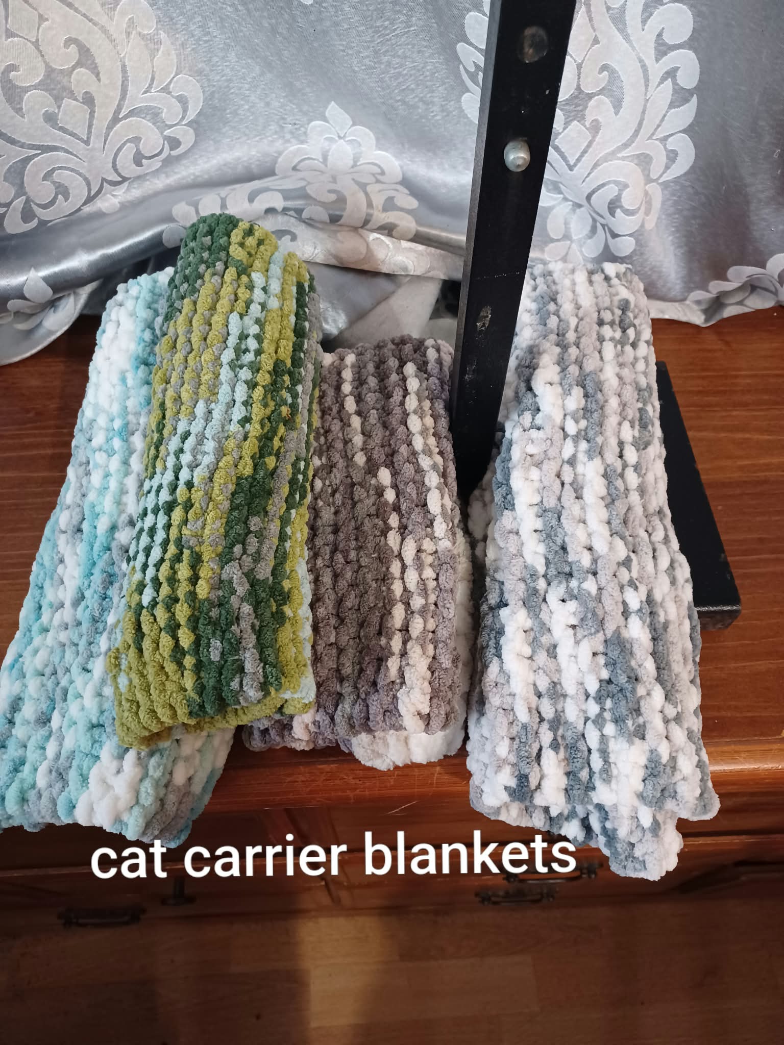 Chunky Hand-Knit Plush Cat Carrier Blankets